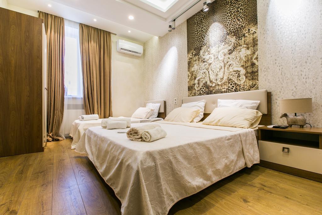 Sweet Home 3 At Freedom Square Tbilisi Exterior foto